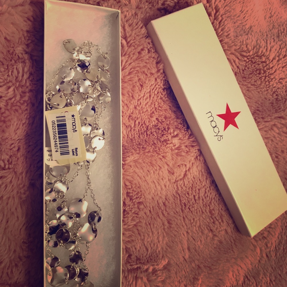 Brand new silver necklace